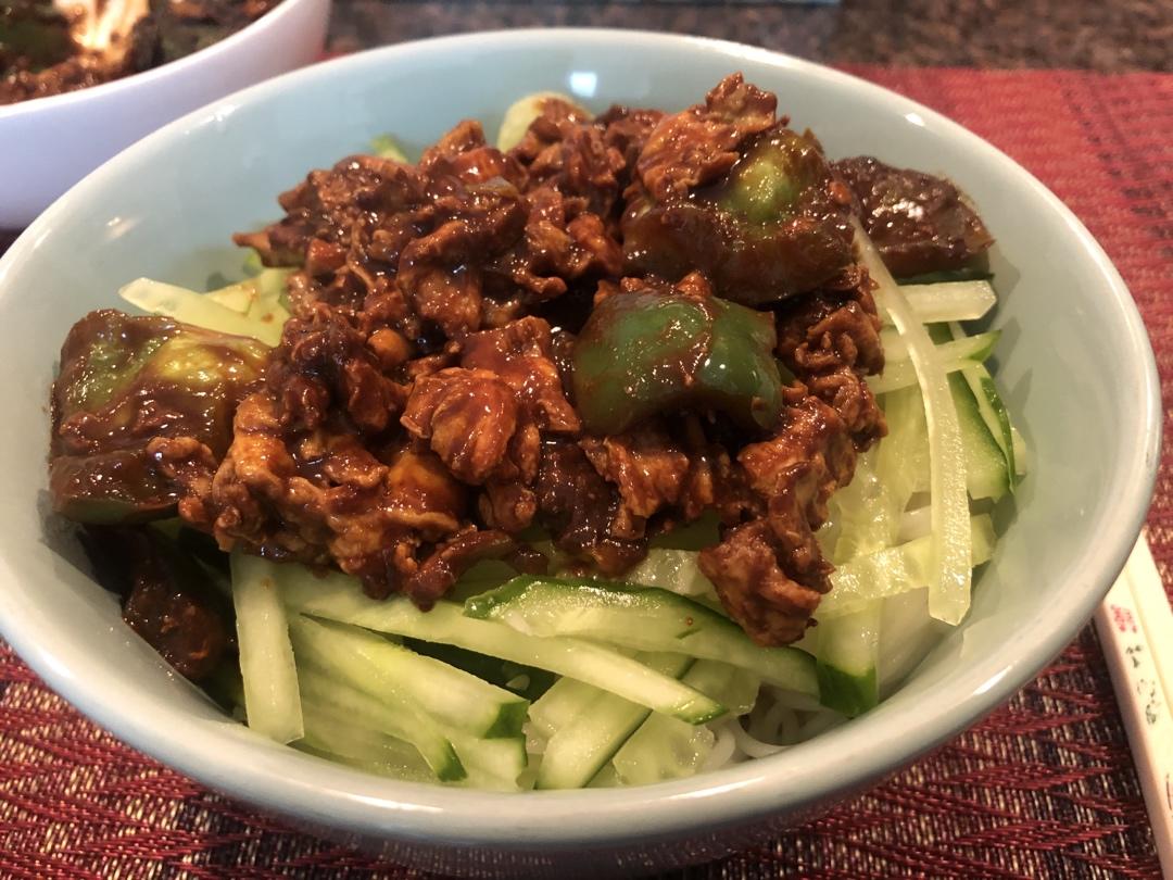 青椒鸡蛋炸酱面