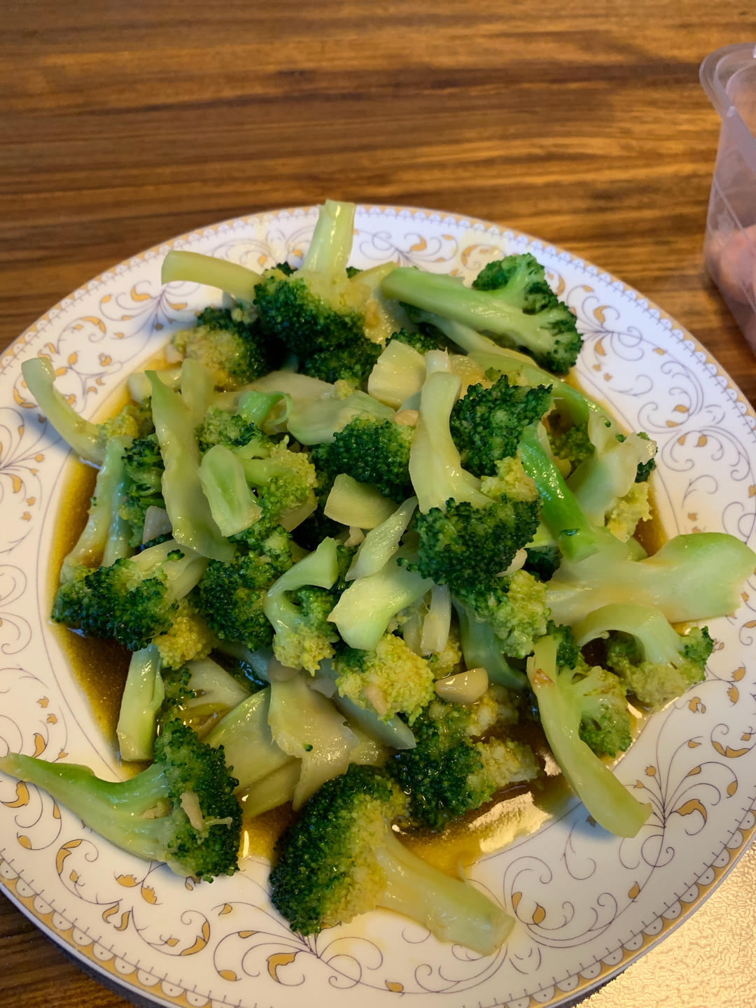 好吃到爆的耗油蒜蓉西兰花(从不修图，喜欢请关注)
