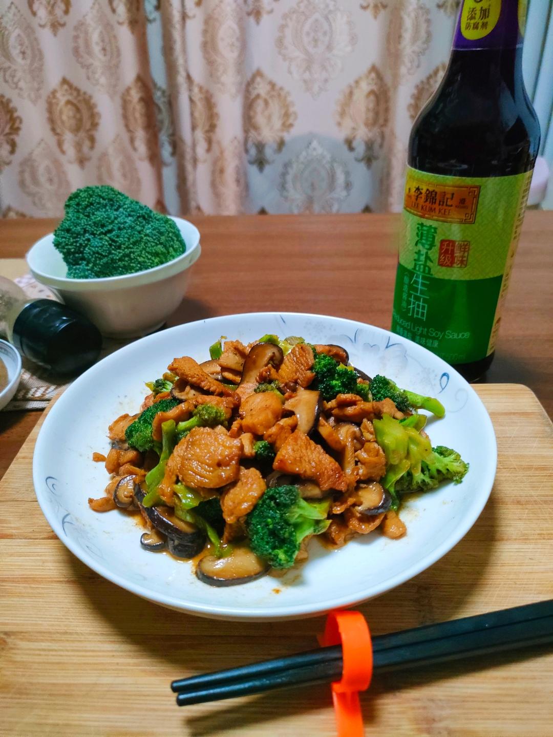 口蘑西兰花鸡胸肉