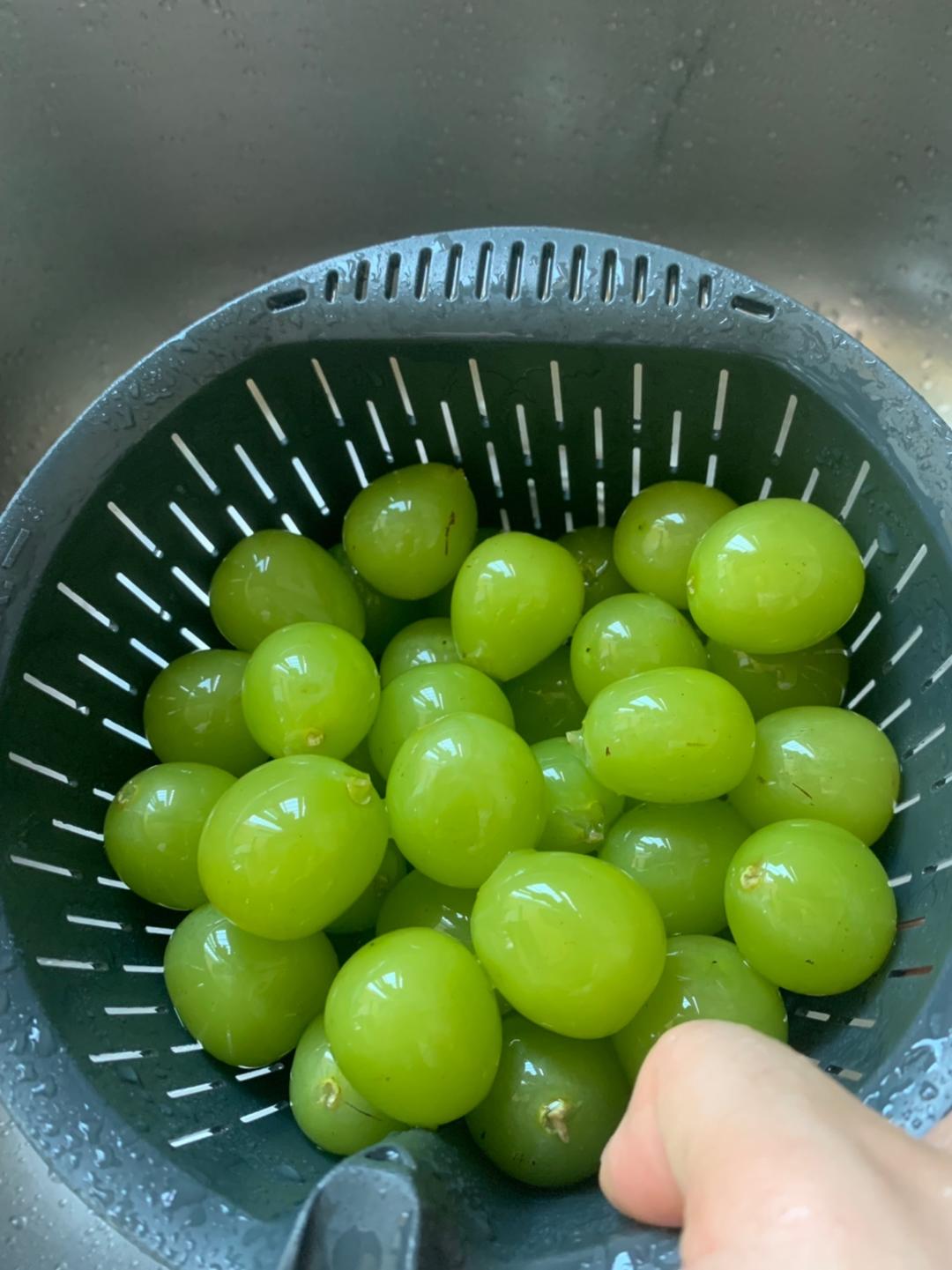 小美洗水果的做法 步骤6