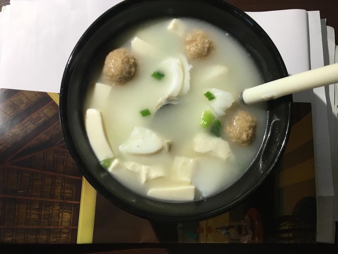 鱼头豆腐煲