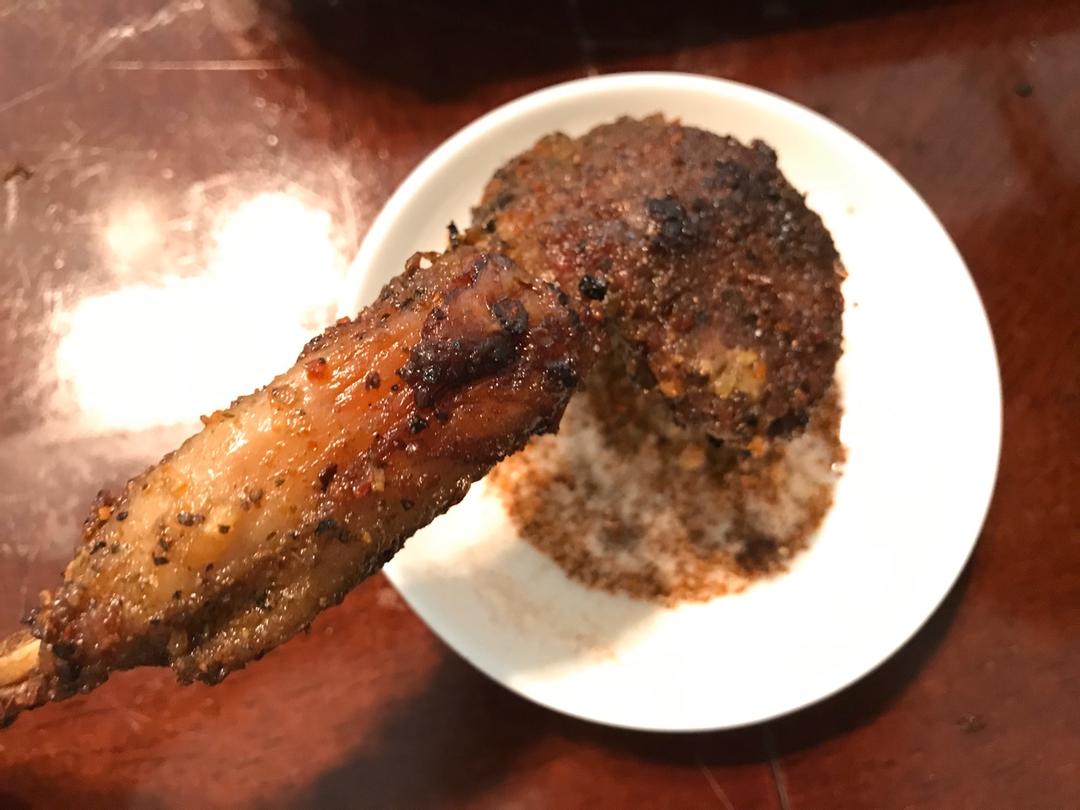 大口吃肉