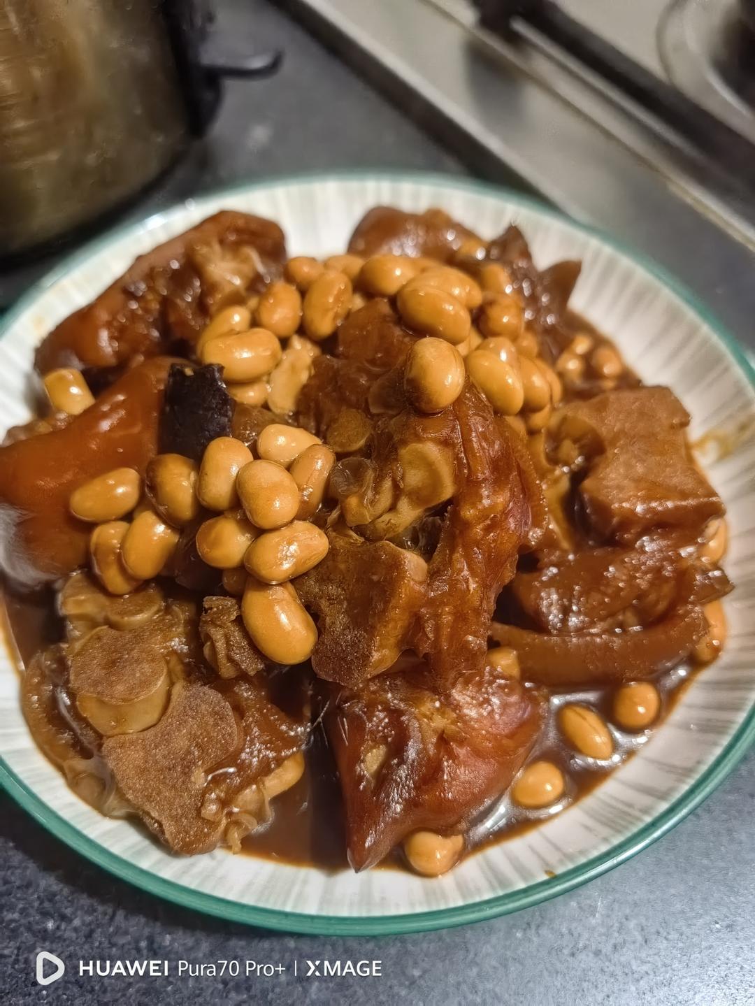 流口水的黄豆炖猪蹄