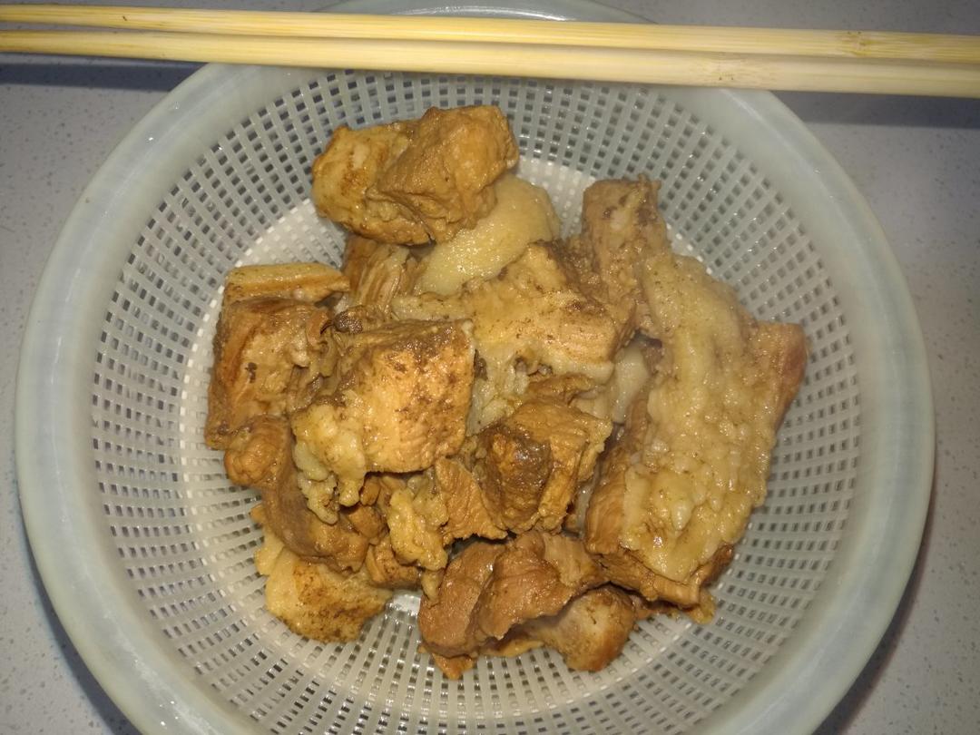 小火慢炖五花肉