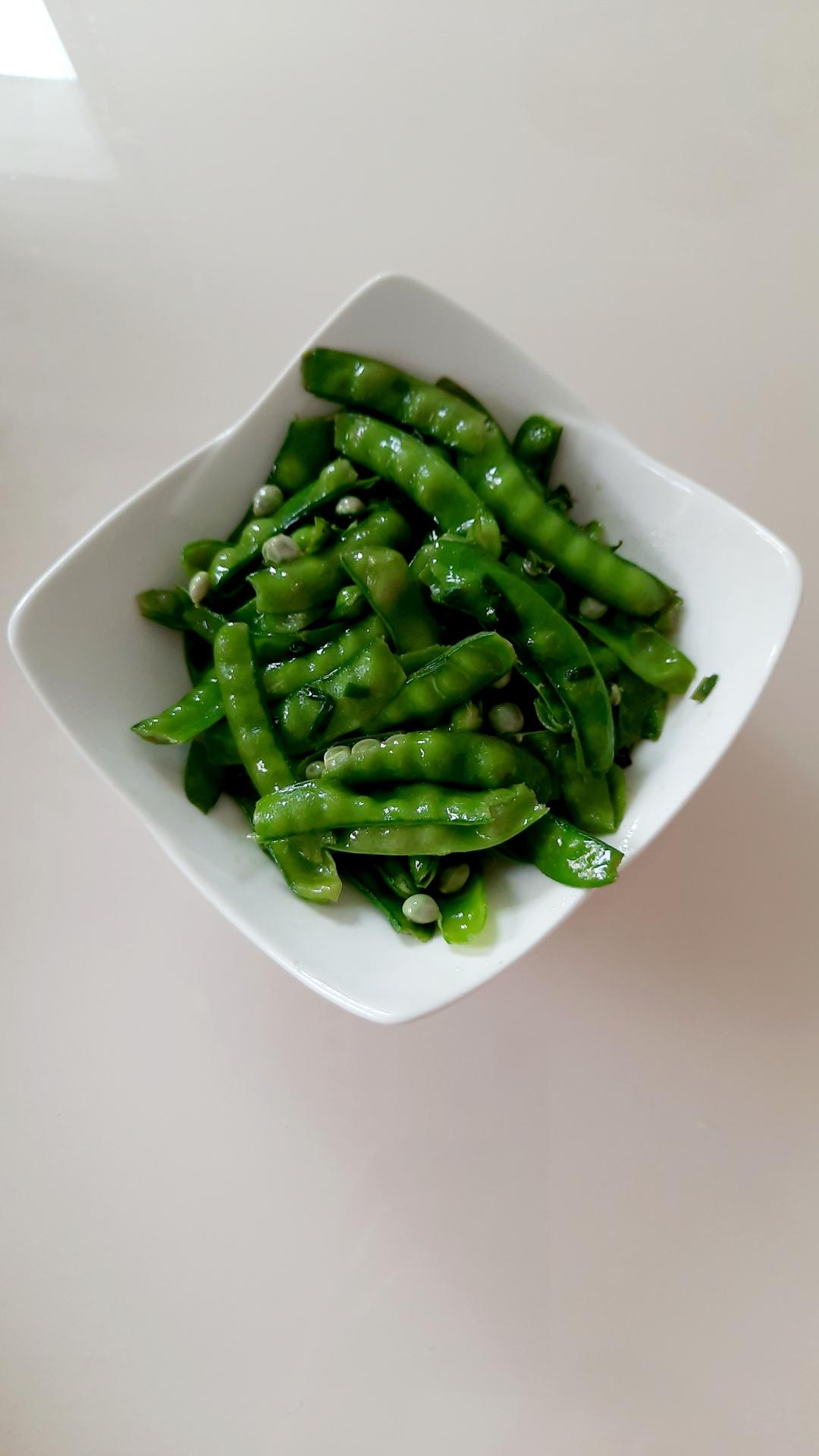 葱油豌豆的做法