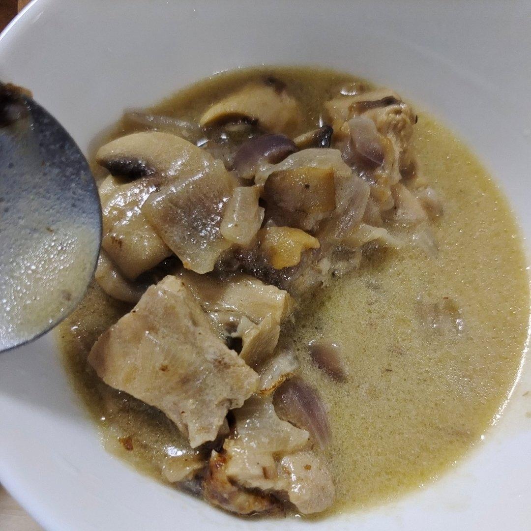 丝滑奶油蘑菇鸡