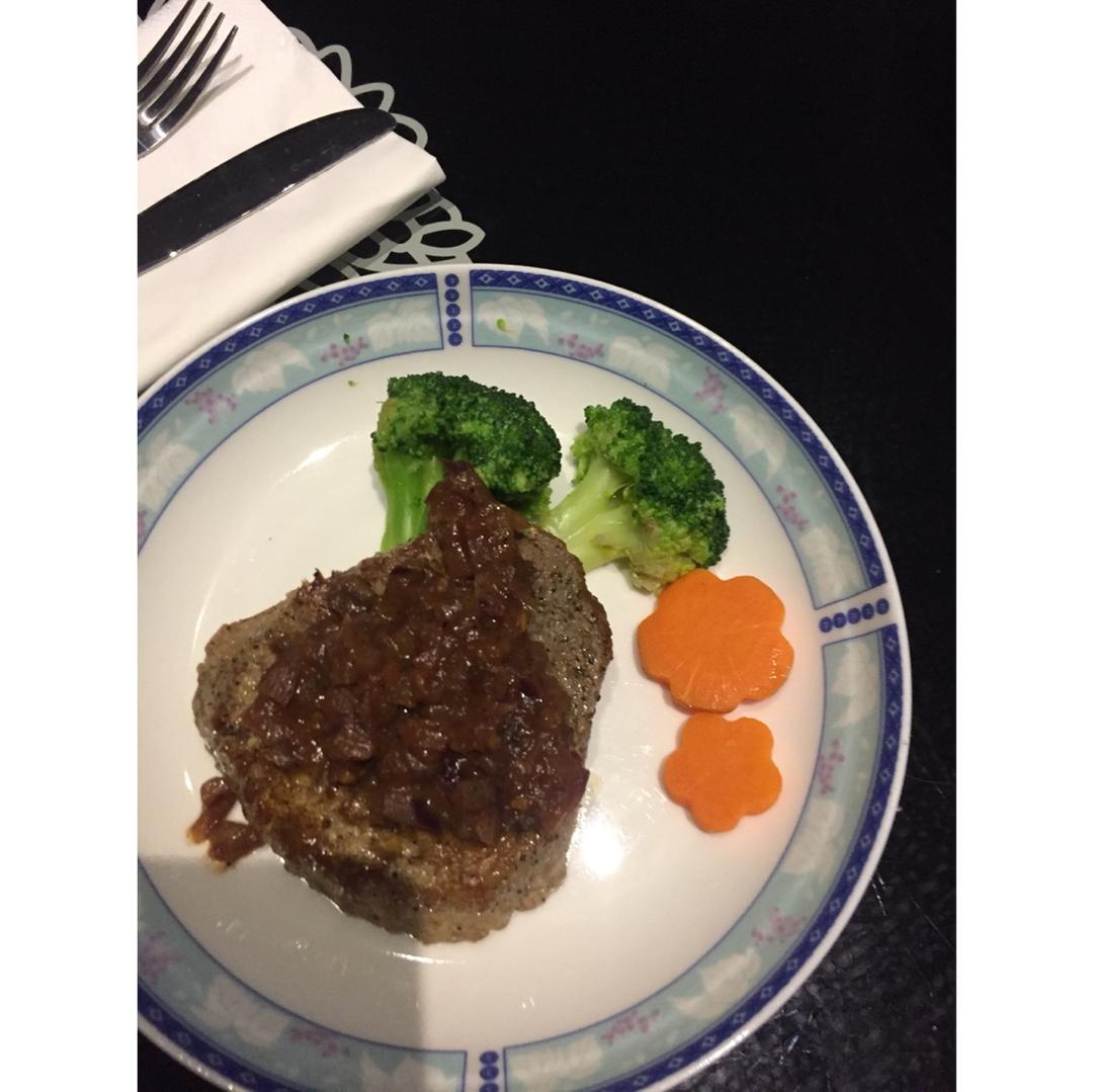 黑椒牛排