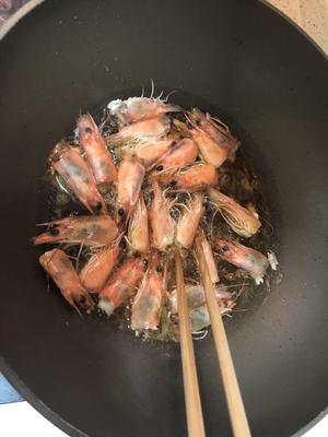 鲜虾干贝砂锅粥的做法 步骤6