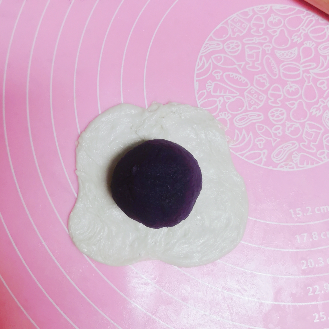 手抓饼的n种吃法之紫薯老婆饼的做法 步骤7