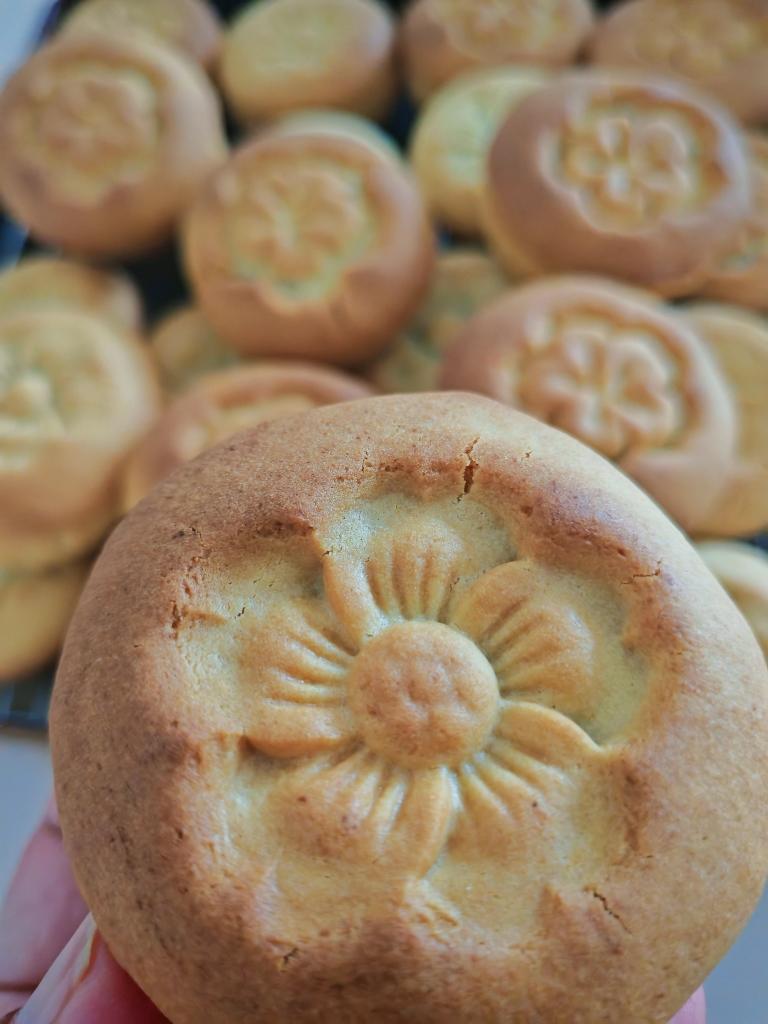 山楂蛋月烧详细做法，松软不腻，关键在饼皮