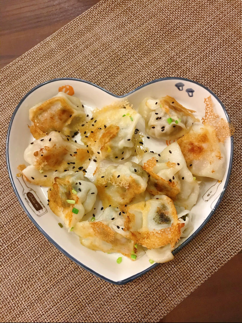 锅贴饺子