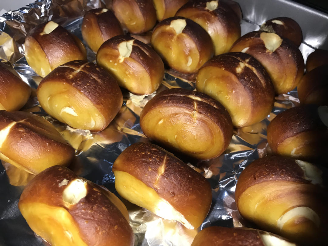 #烤100个面包# 🍞010 明星店的「碱水小丸子&小肉丸」