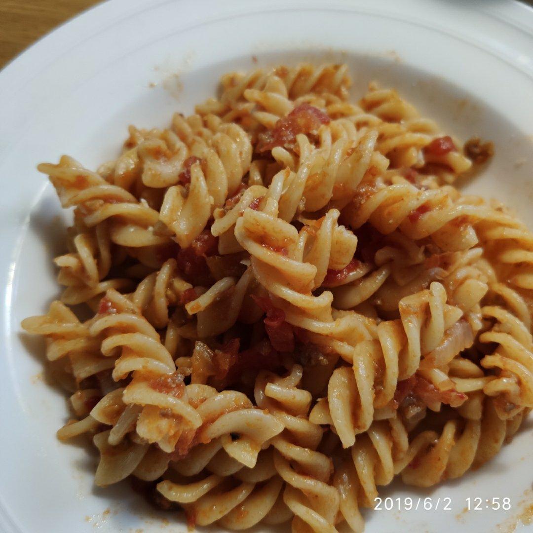 蕃茄蘑菇肉酱意大利面