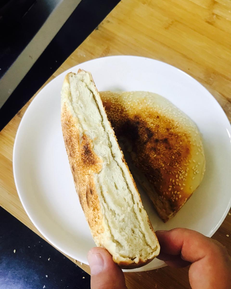 外脆内软 劲道有嚼劲的——芝麻锅饼／锅盔