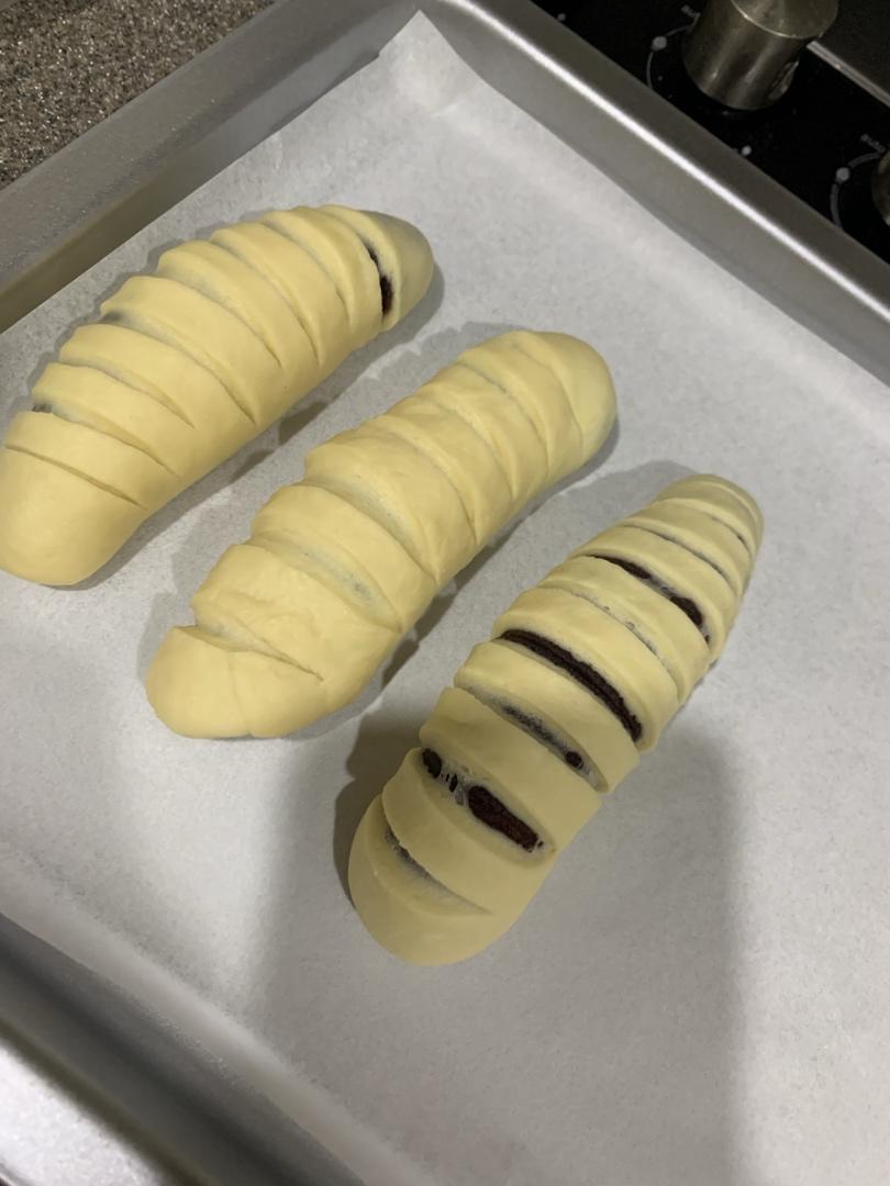 霏妈小厨^o^毛毛虫豆沙面包