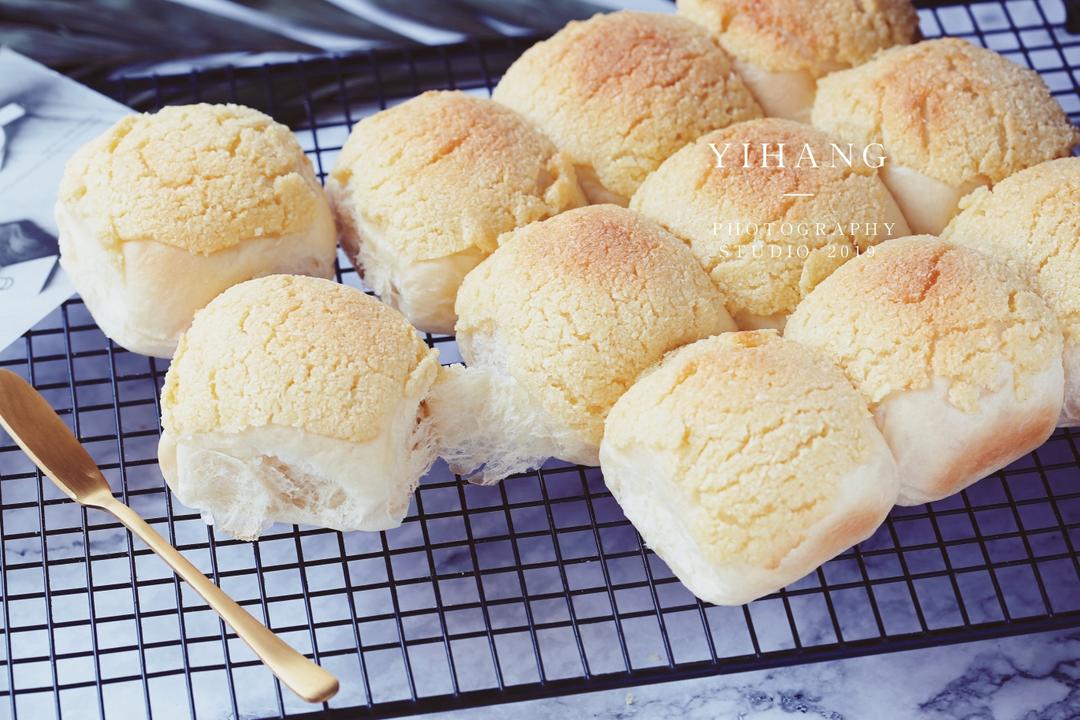 一次发酵的椰蓉菠萝小餐包的做法