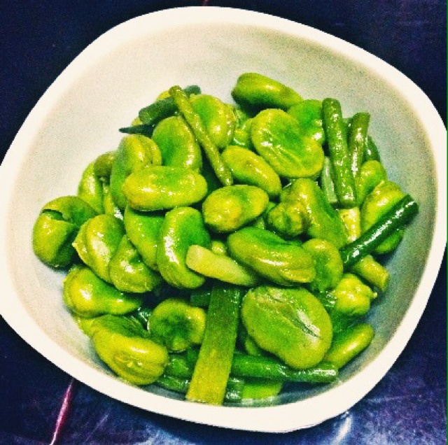 蒜苔炒青蚕豆