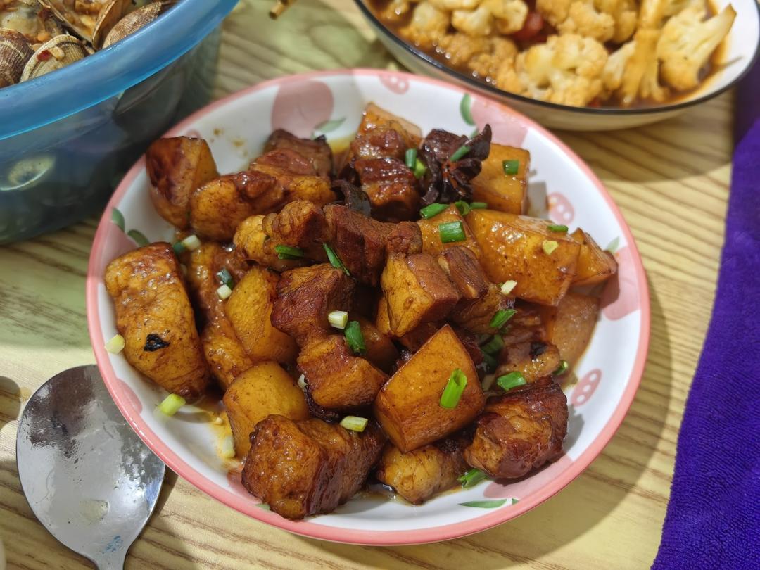 土豆红烧肉