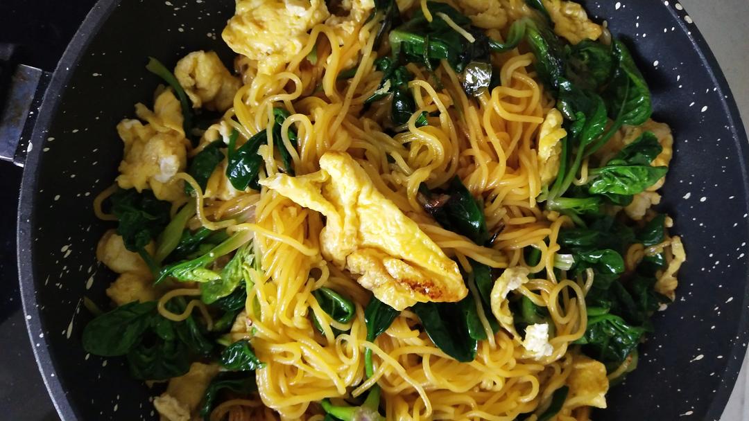 农家菠菜鸡蛋&东北玉米炒面