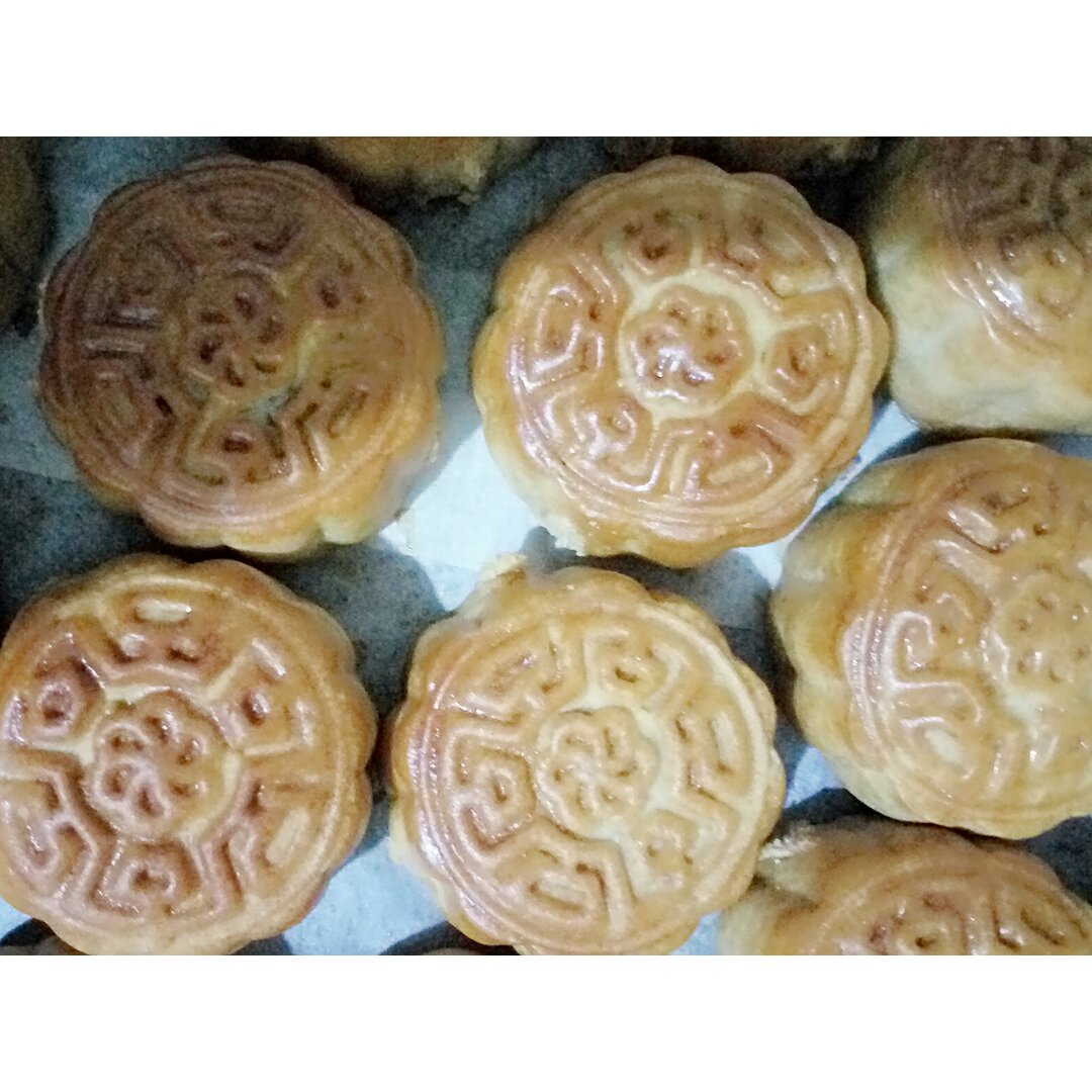 广式月饼—蛋黄莲蓉月饼