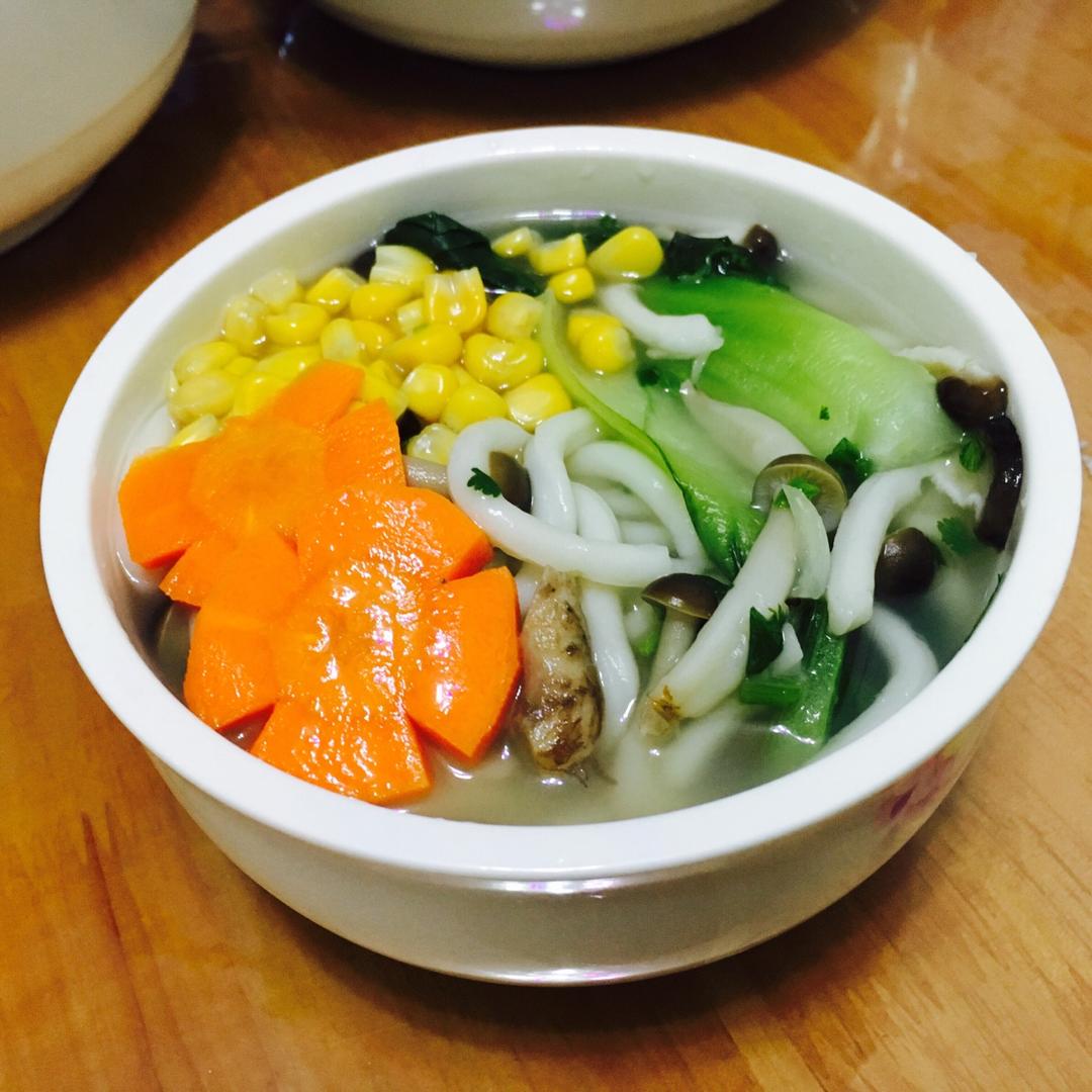 战痘小猪下厨房做的素什锦乌冬面