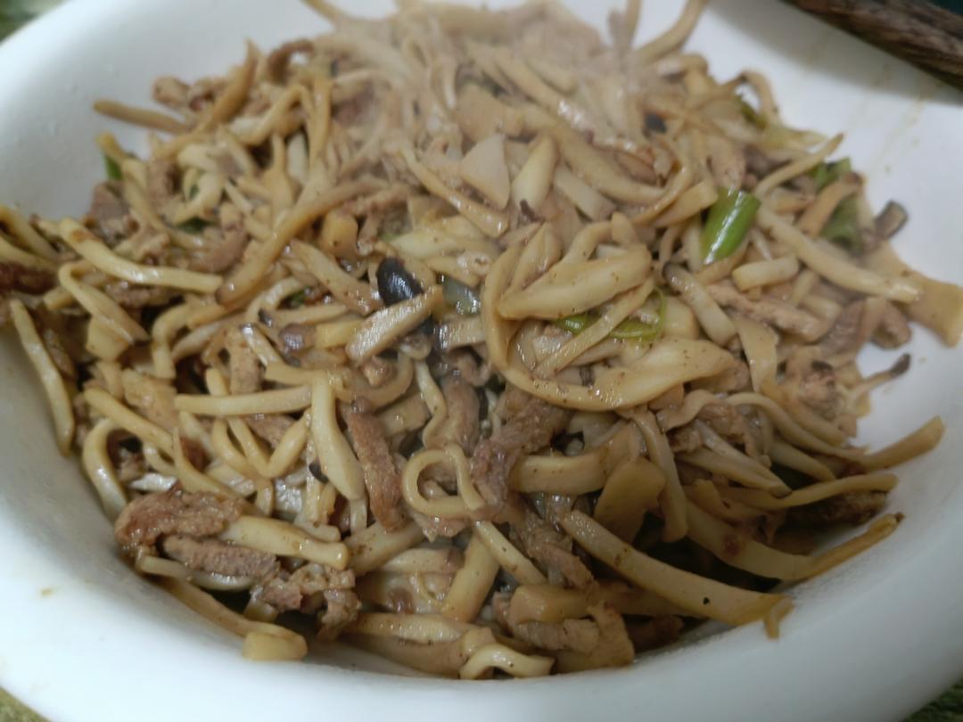 杏鲍菇炒肉丝