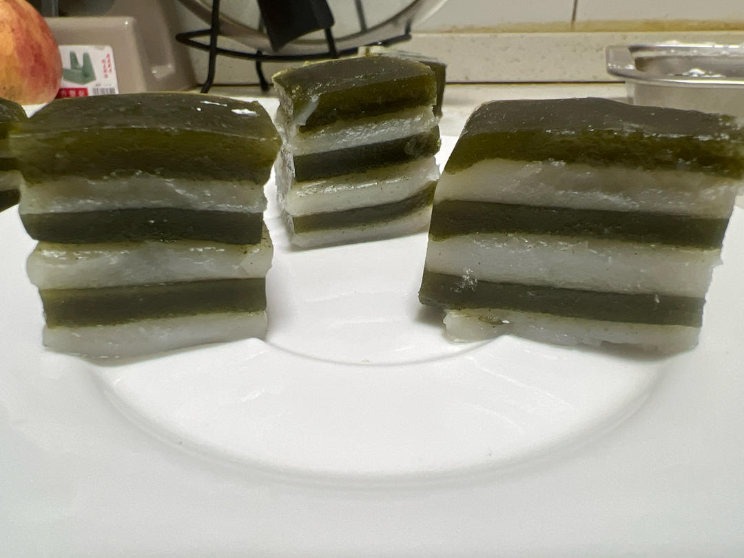 斑斓椰汁千层糕（马蹄粉、木薯淀粉版）