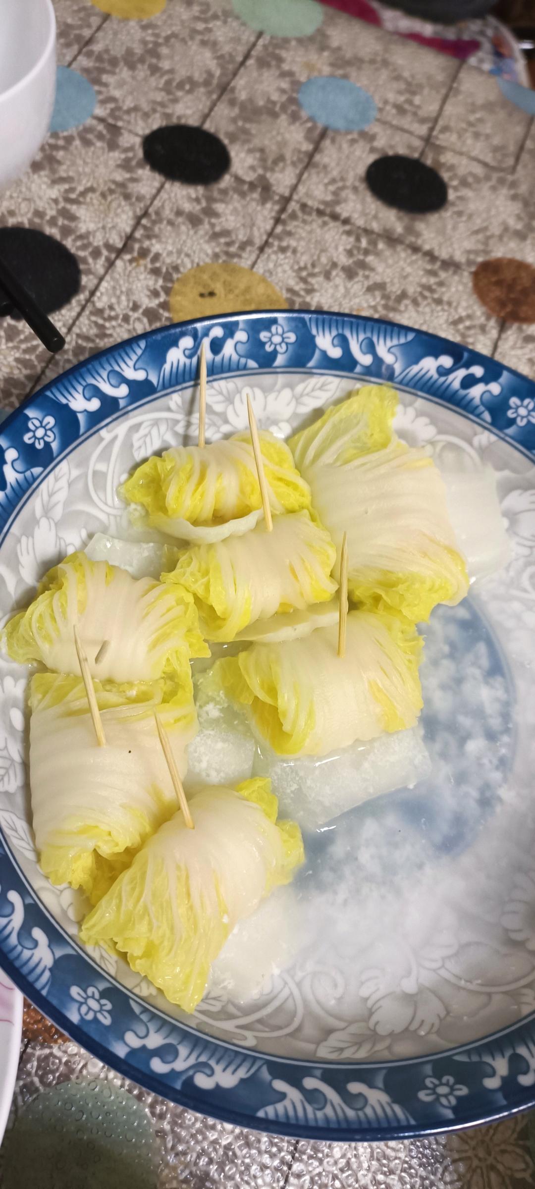 清淡却下饭的虾滑白菜卷，打赌你吃一次就忘不了！