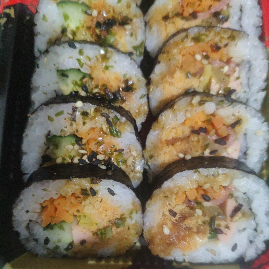 零厨艺的卷寿司🍣