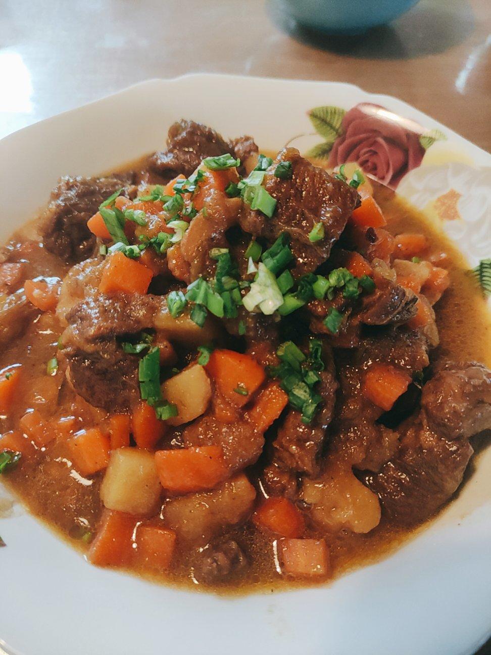 沙沙土豆胡萝卜炖牛肉