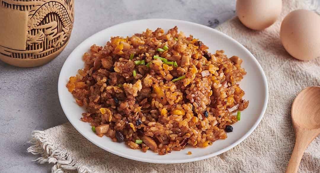 老干妈炒饭，炒饭的神仙吃法的做法