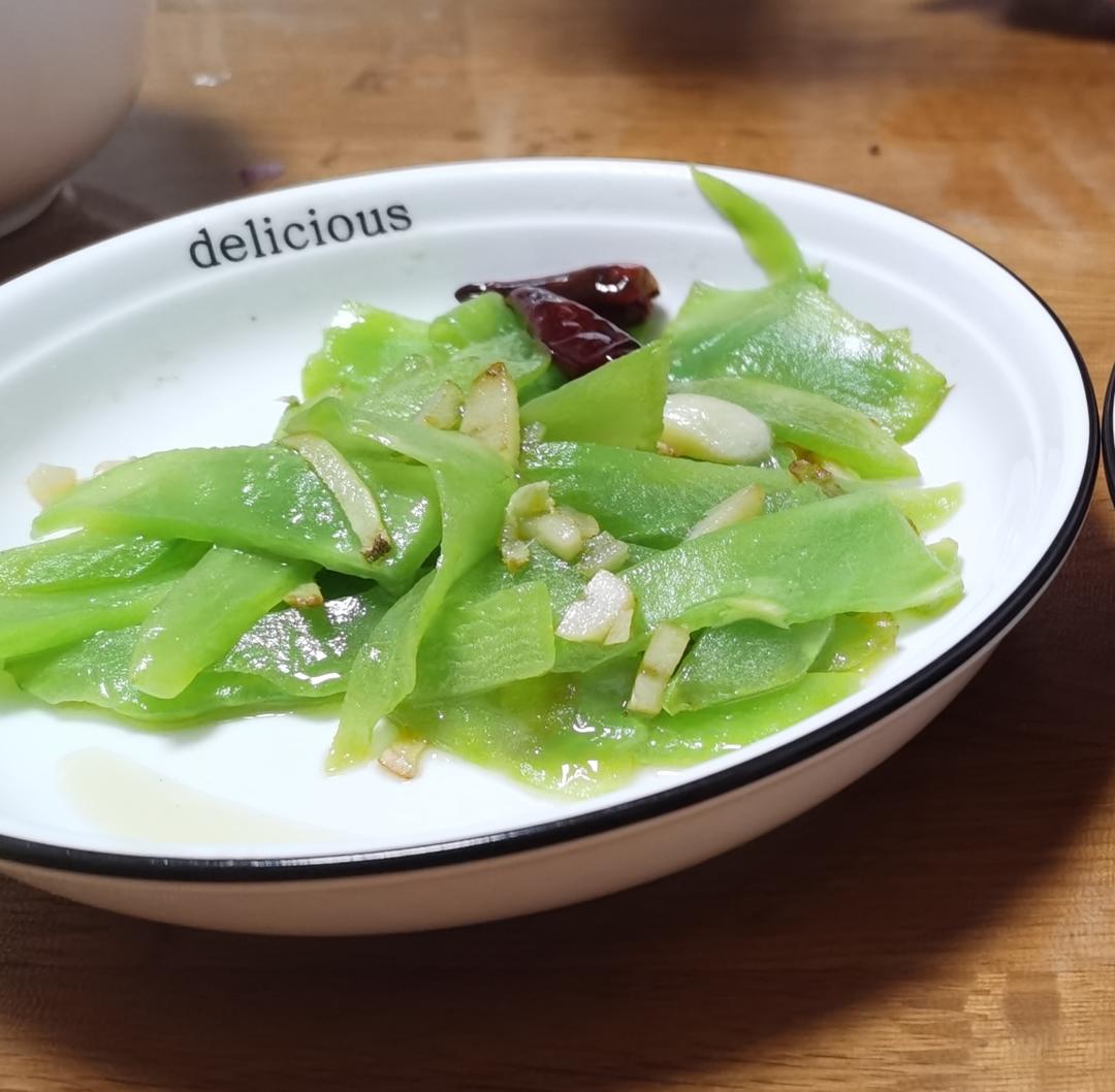 清炒莴笋