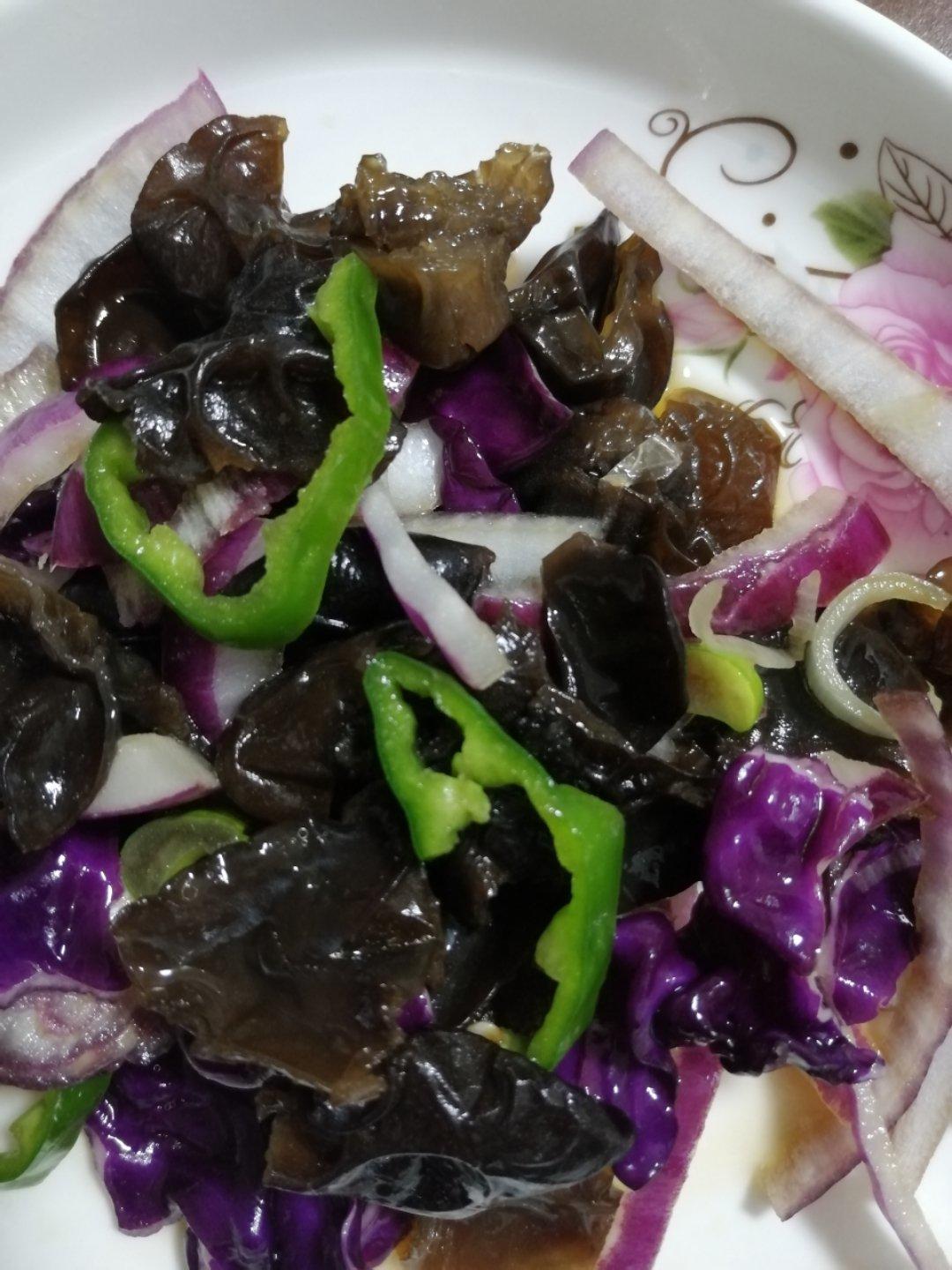 凉拌洋葱木耳–通血管开胃快手凉菜