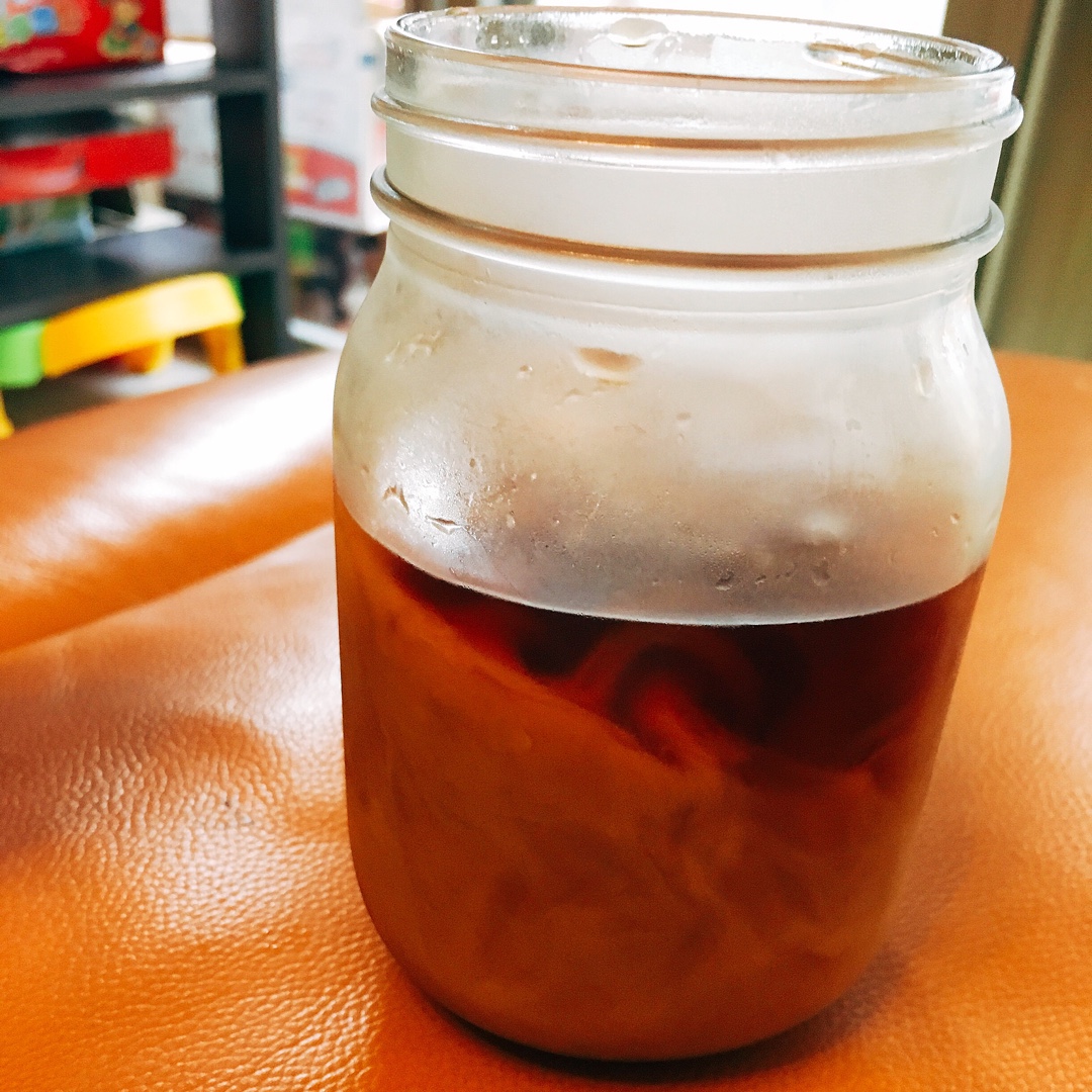 肥魚脆皮做的cold brew coffee 冷泡(冷萃)咖啡