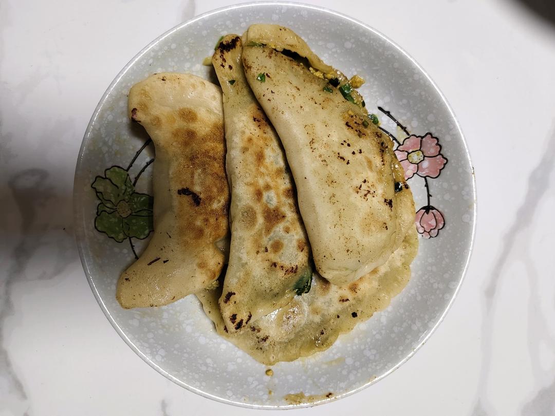 ㊙️烫面韭菜盒子 凉了也不硬 附包成完美半圆的细节视频