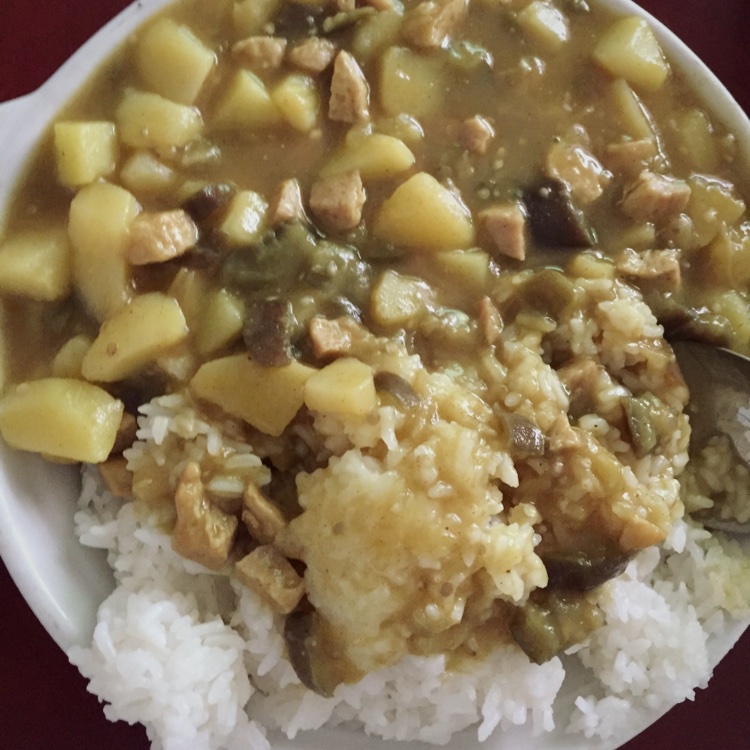 茄子绞肉咖喱饭