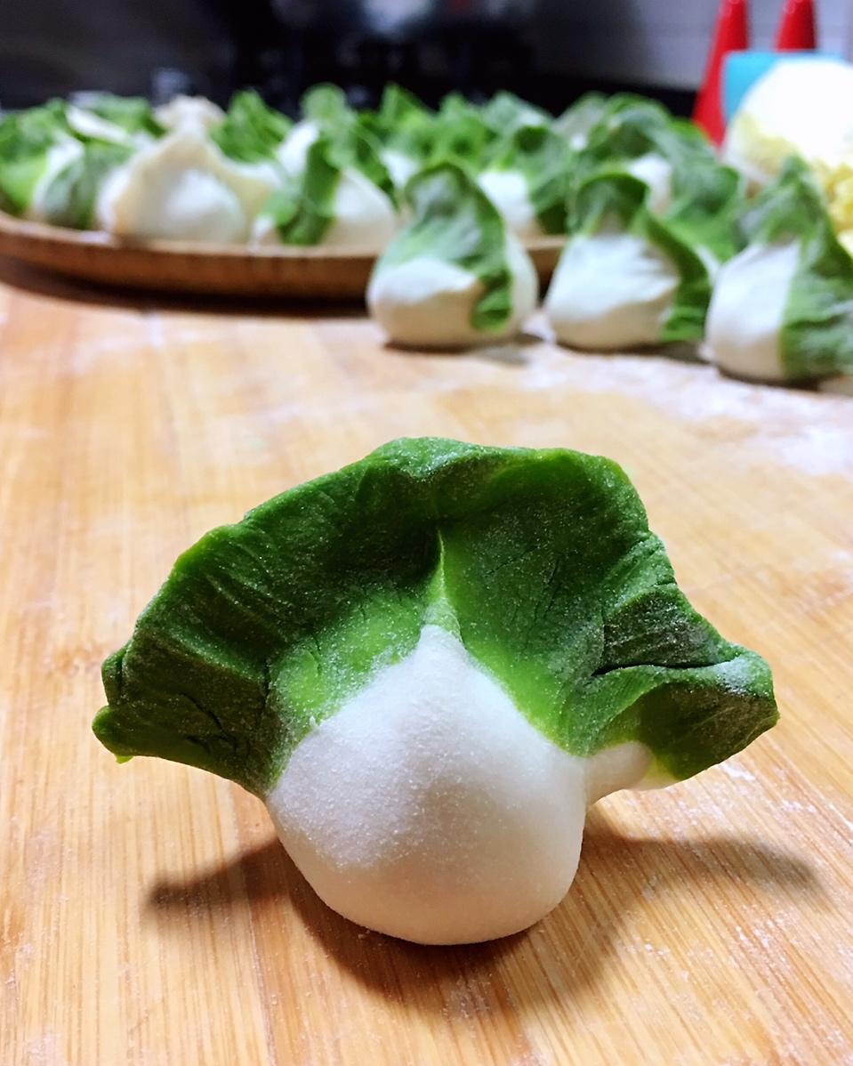 擀饺子皮的视频