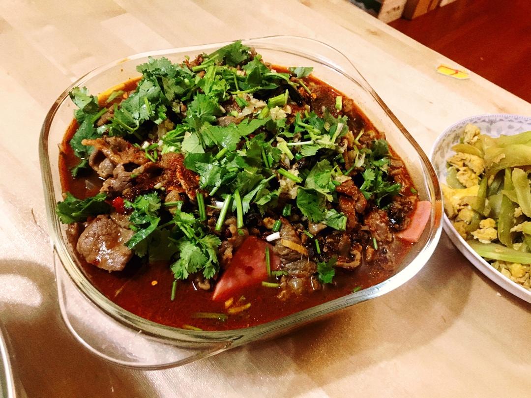 蒜香味水煮牛肉片