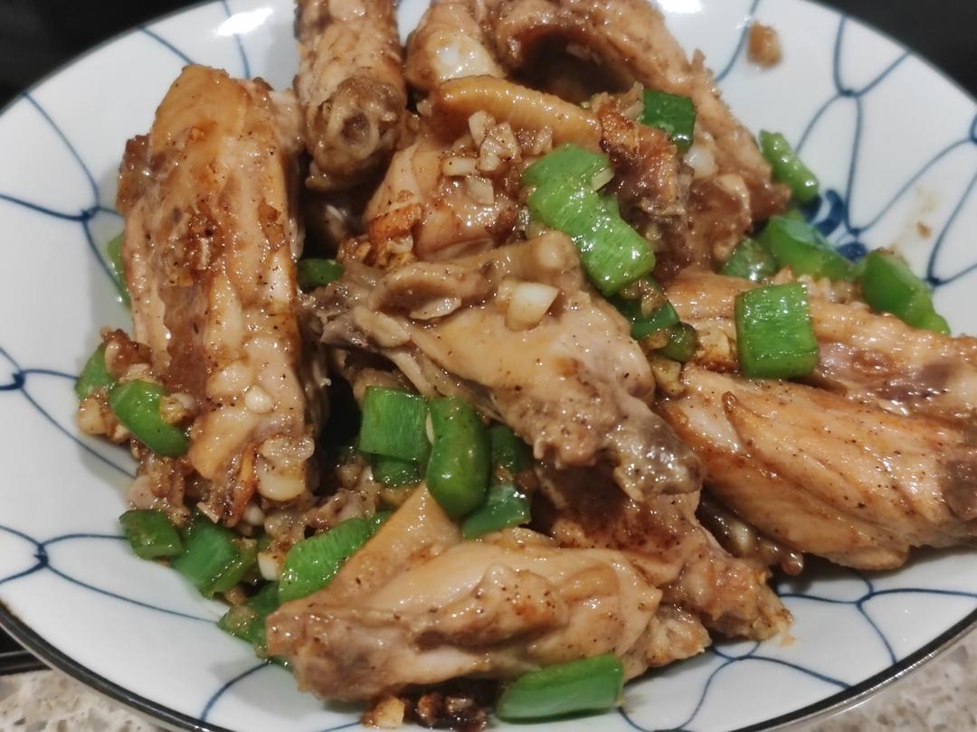 蒜香鸡翅，这才是鸡翅最好吃的做法