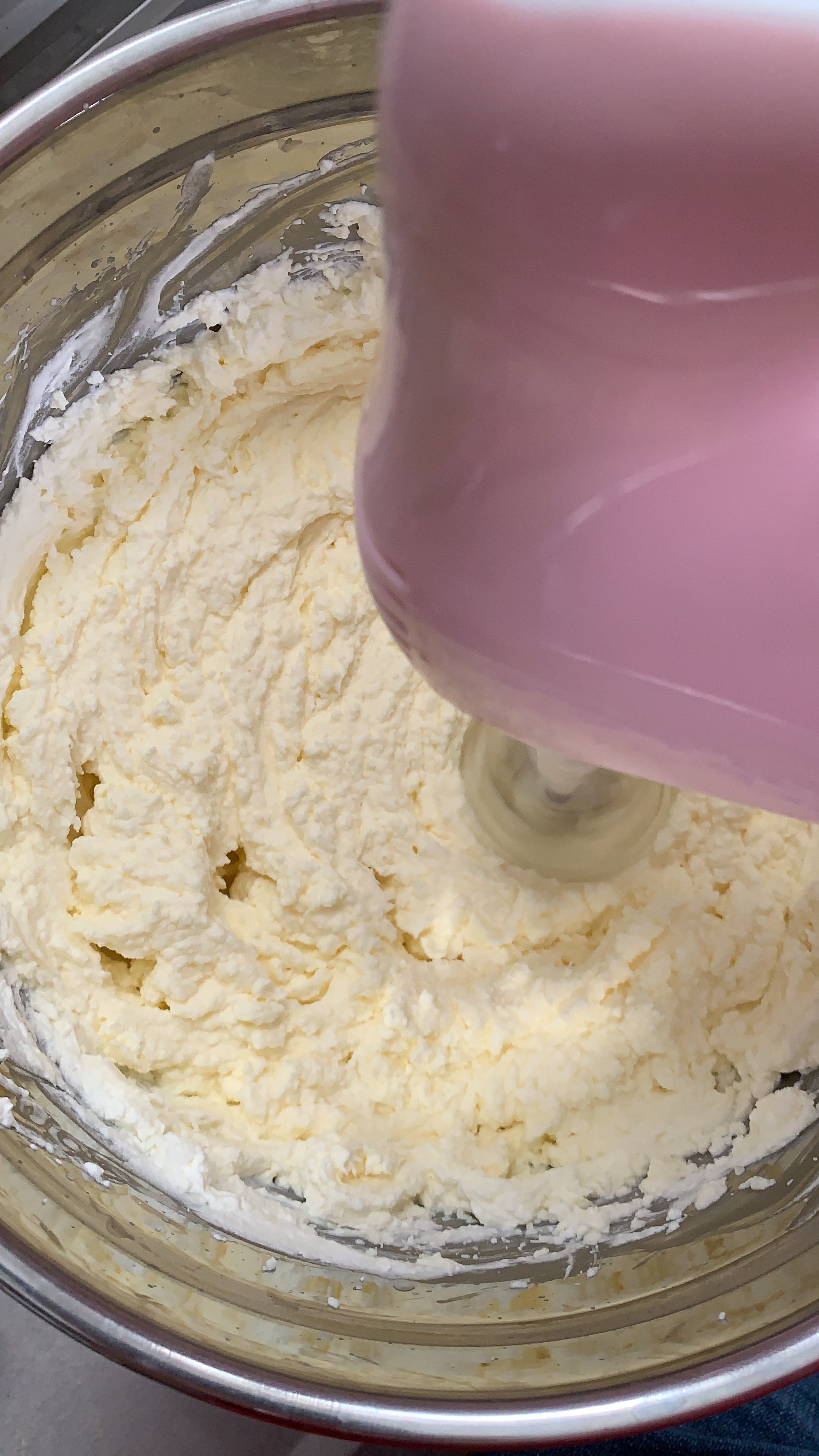 淡奶油打发及消耗淡奶油—自制黄油的做法 步骤6
