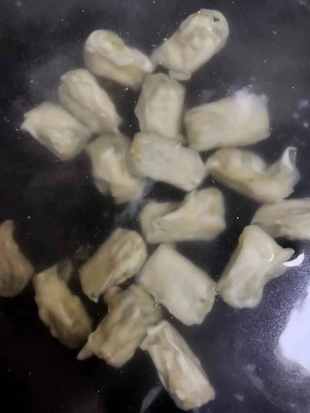 酸辣开胃的卤拌荠菜馄饨的做法 步骤1