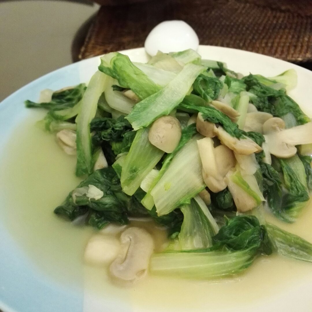 杭白菜炒蘑菇油面筋