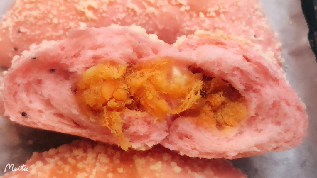 汤种肉松沙拉小面包