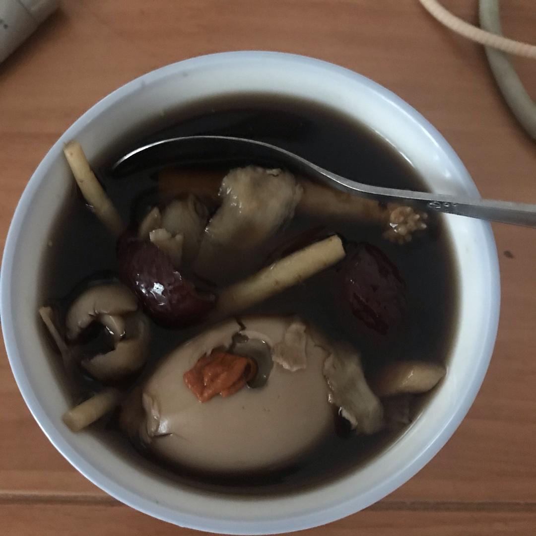 当归红枣鸡蛋