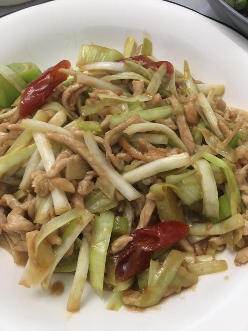 川菜俏荤的代表—韭黄肉丝