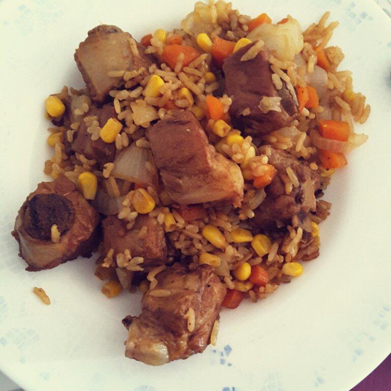 【排骨焖饭】
