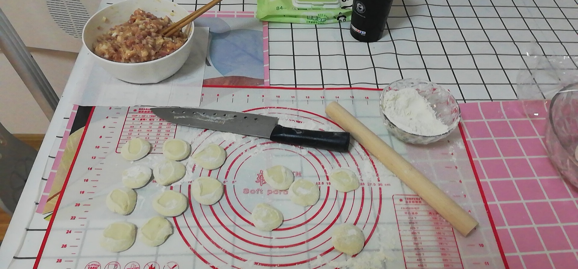 猪肉洋葱馅饺子的做法 步骤3