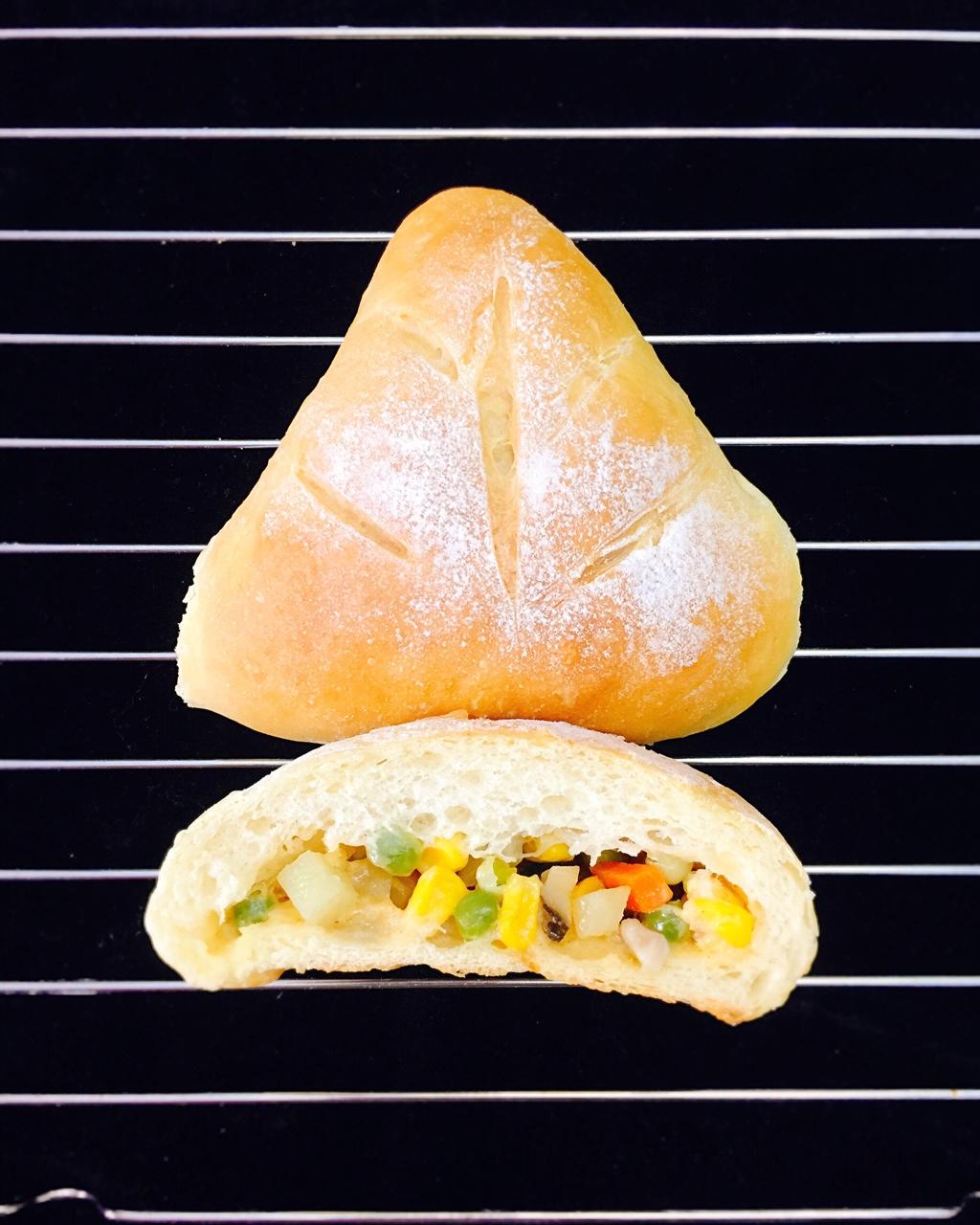 咸香的玉米毛豆软欧包