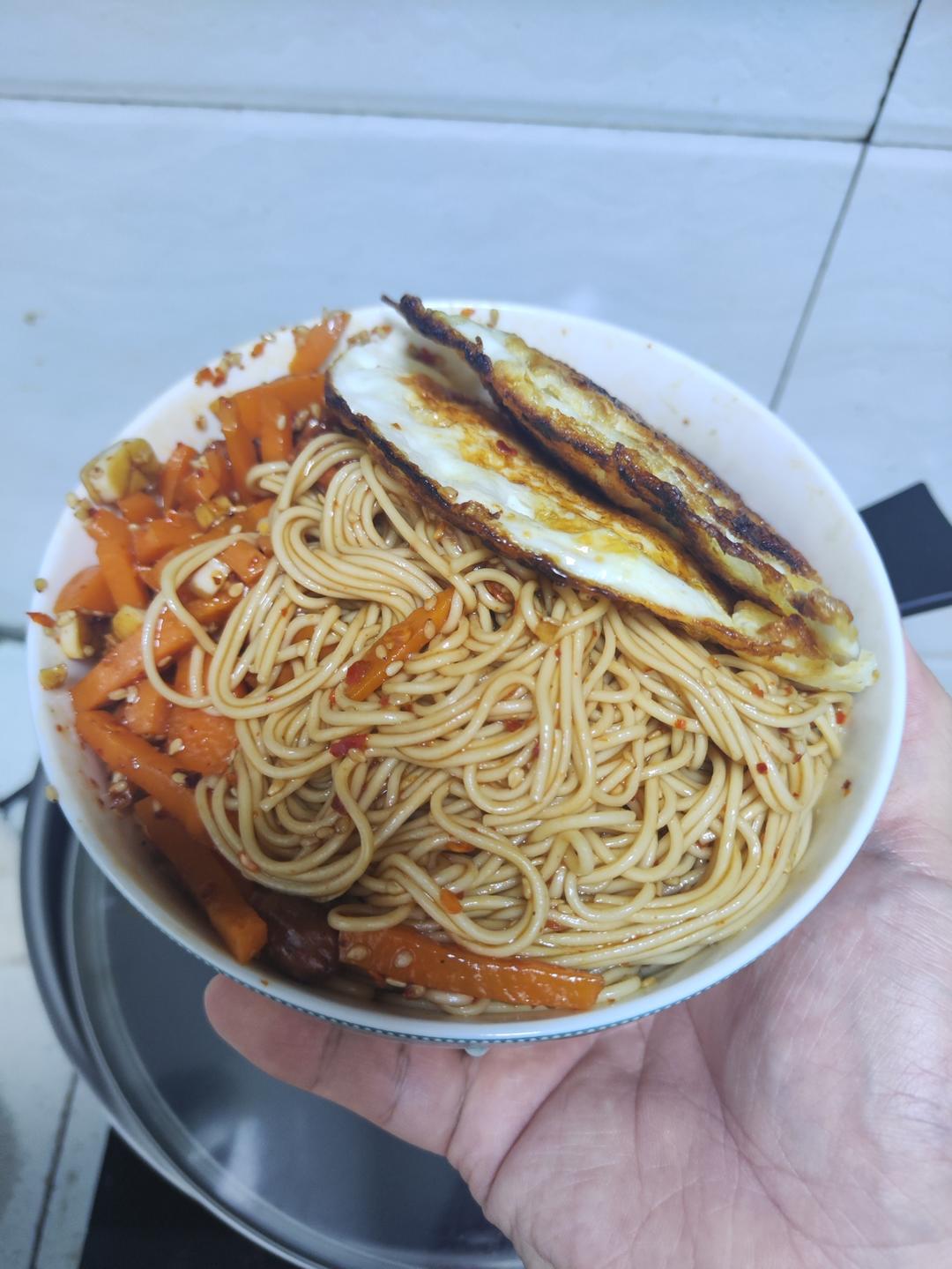 酸辣爽口的凉拌面！保证吃一次就上瘾