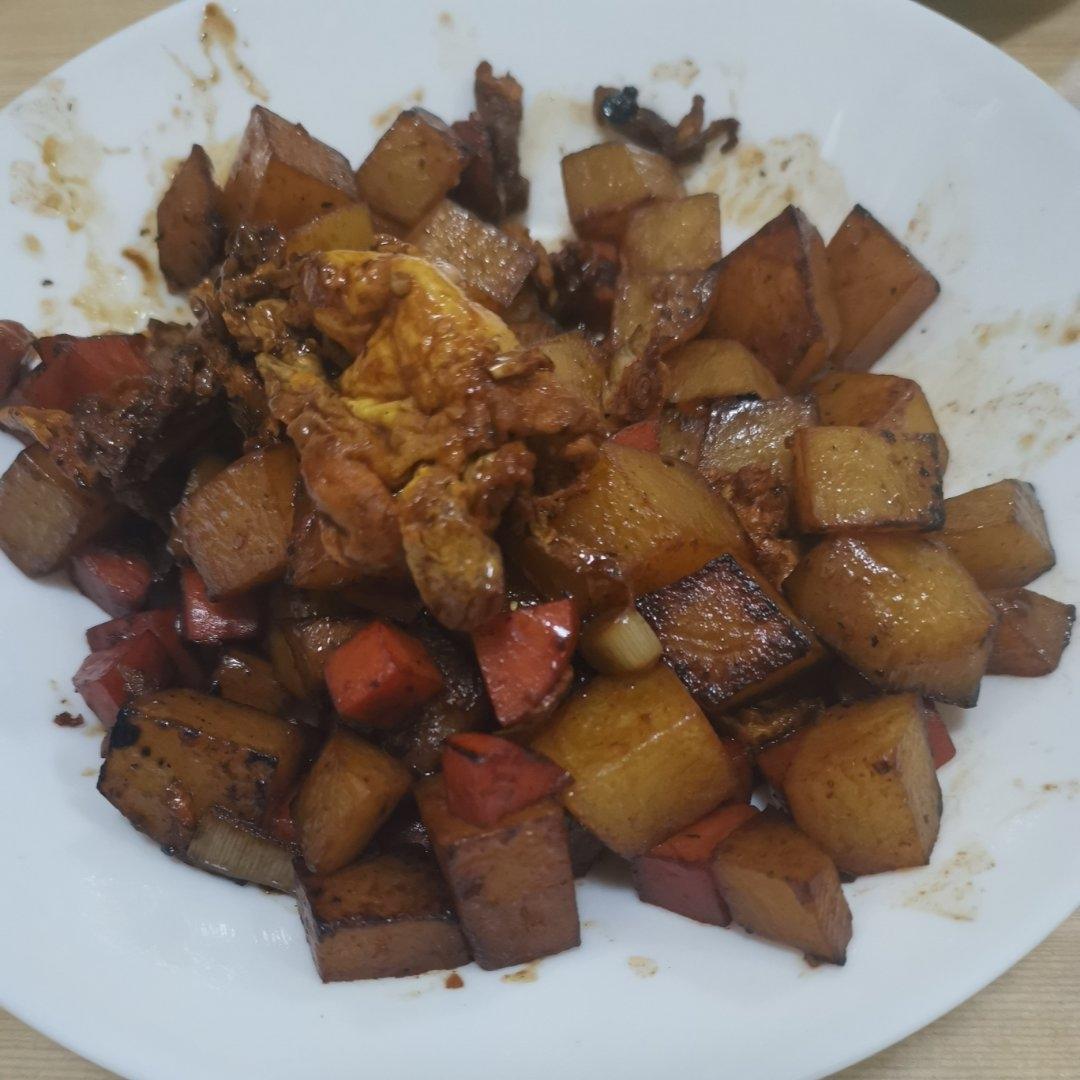 土豆火腿肠炒鸡蛋